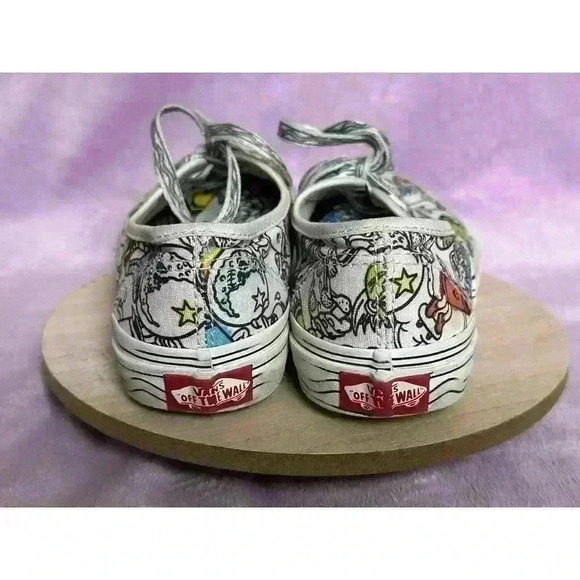 Vans Crayola "Off the Wall" Kids Size 2 Unisex Casual Sneaker B&W/Rainbow - Picture 2 of 8